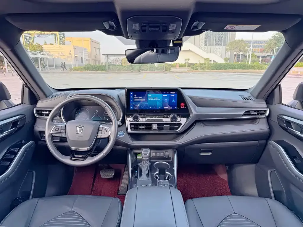 Toyota Crown Kluger 2023 из CN, фото 3