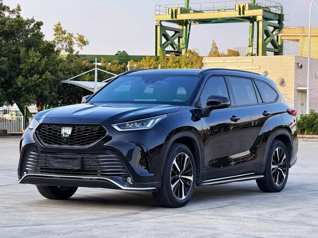 Toyota Crown Kluger 2023 из CN, фото 9