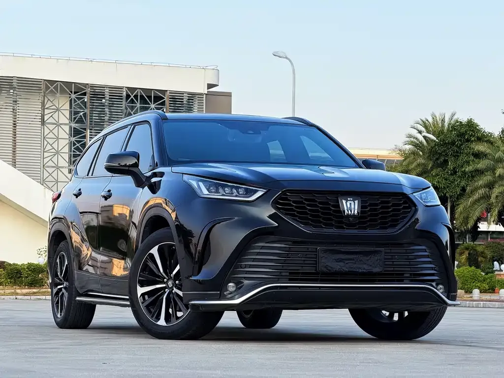 Toyota Crown Kluger 2023 из CN, фото 7