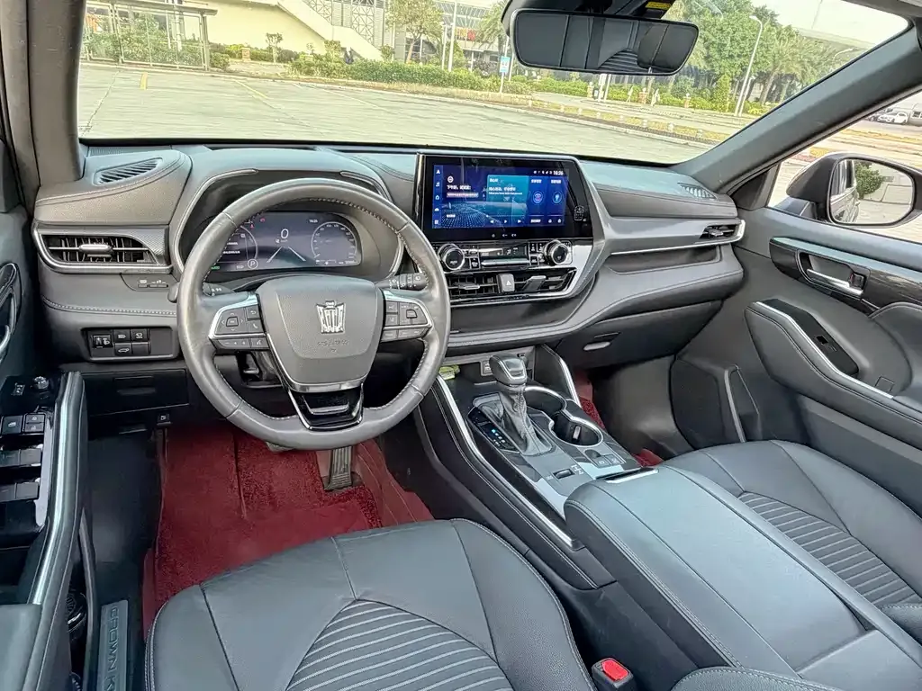 Toyota Crown Kluger 2023 из CN, фото 6