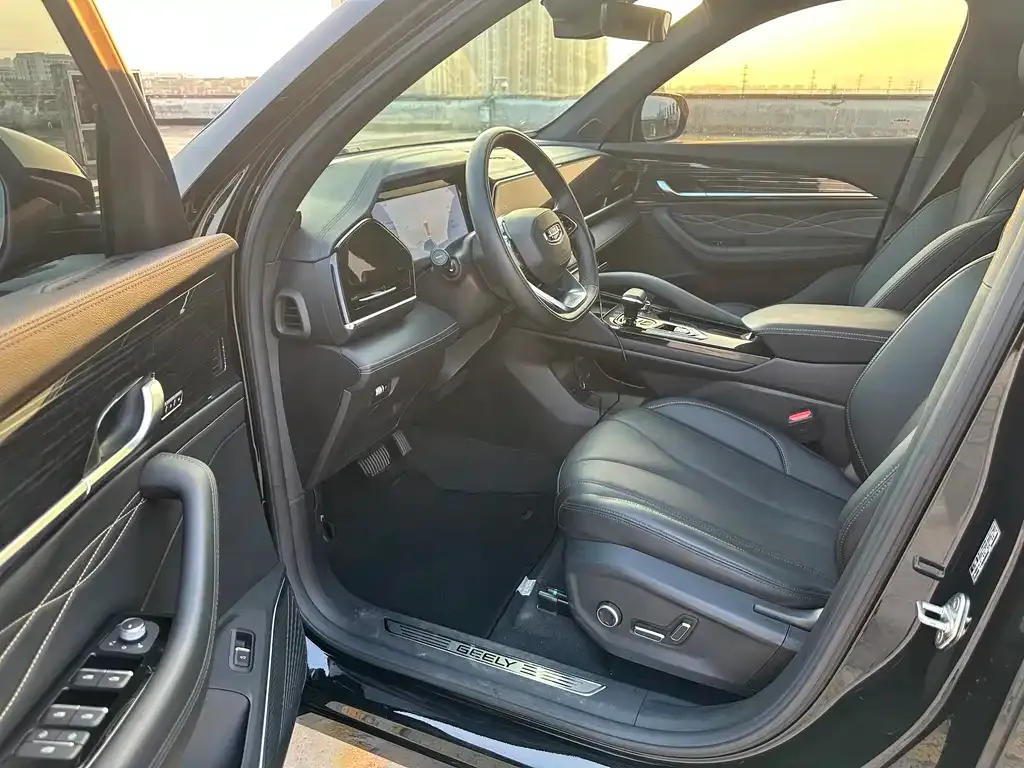Geely Xingyue L 2024 из CN, фото 4