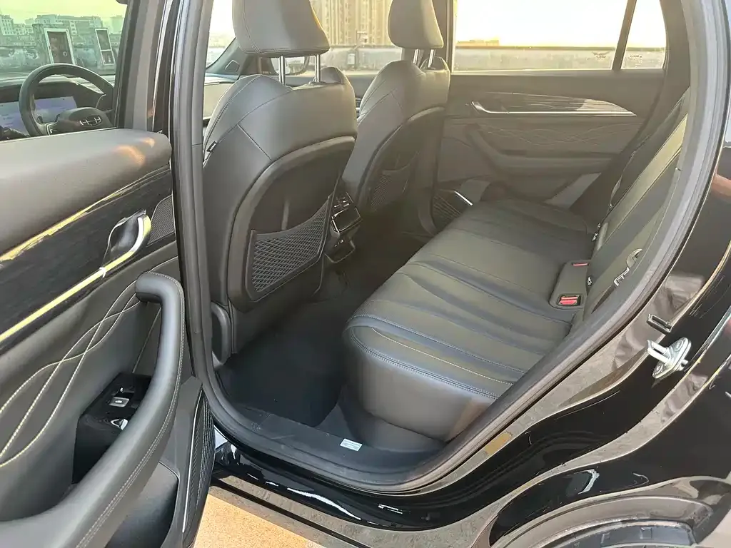 Geely Xingyue L 2024 из CN, фото 8