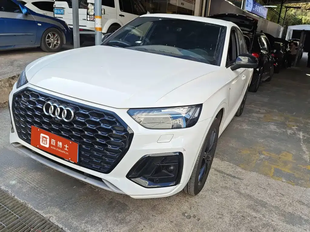 Audi Q5L Sportback — фото 1
