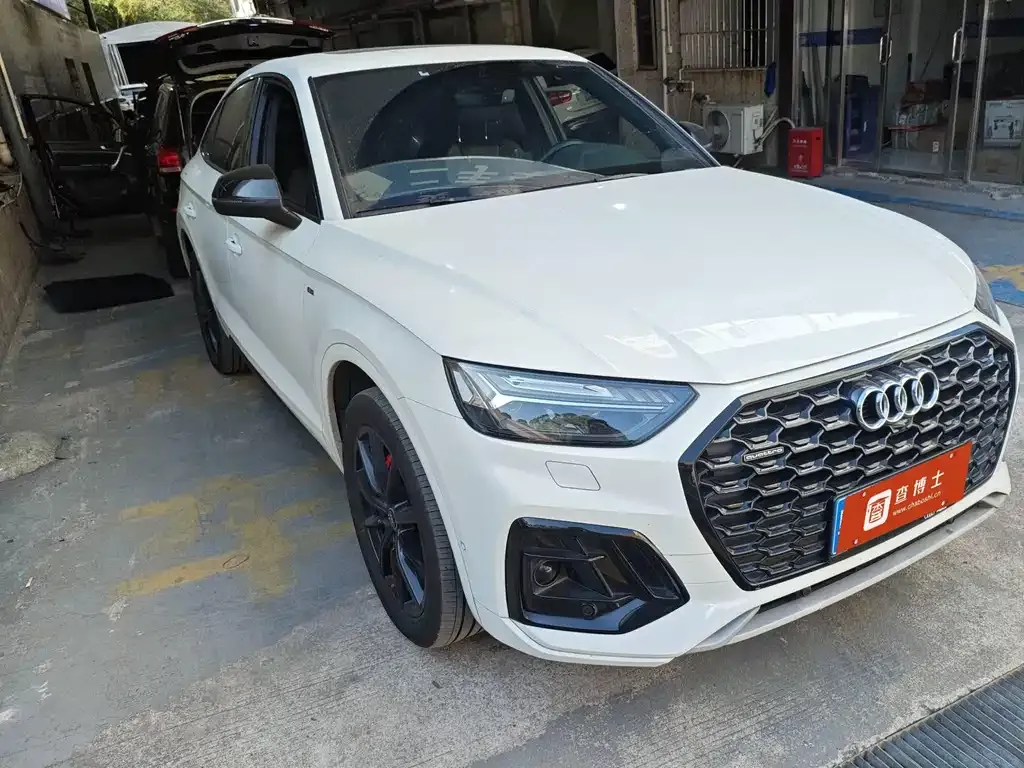 Audi Q5L Sportback — фото 6