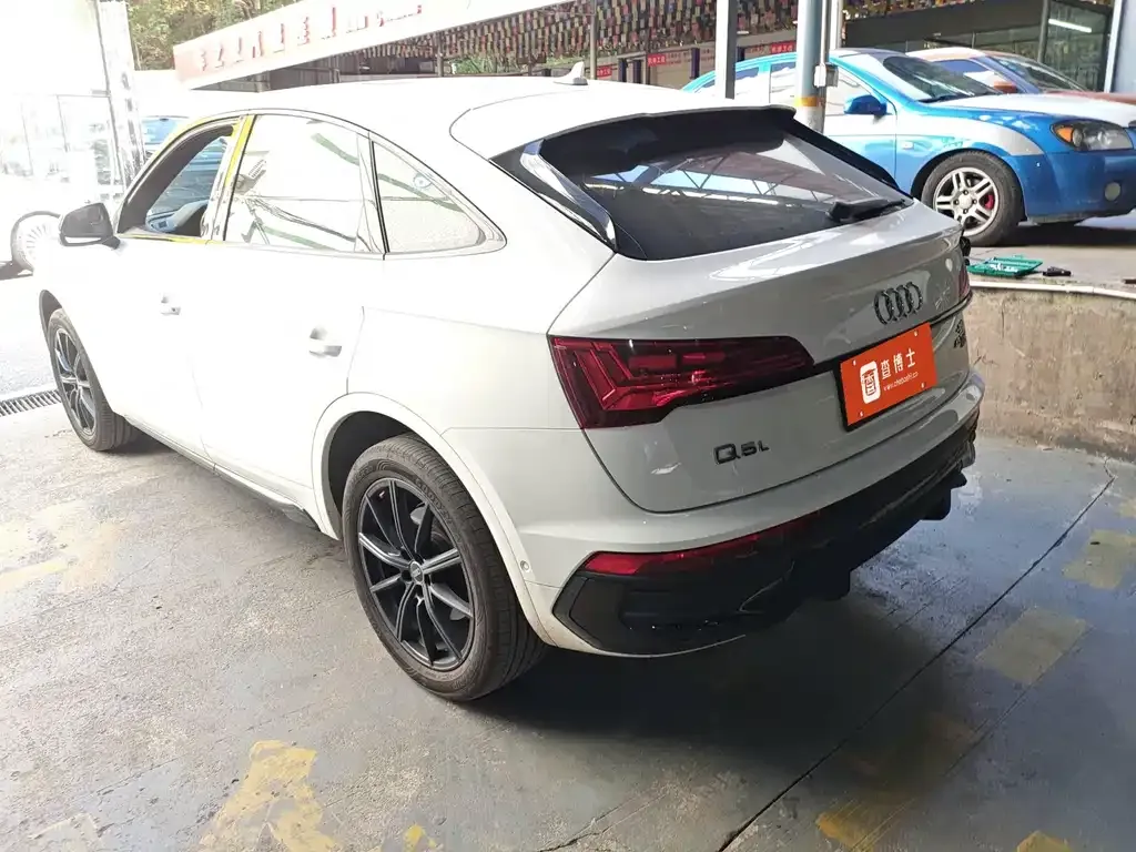 Audi Q5L Sportback — фото 9
