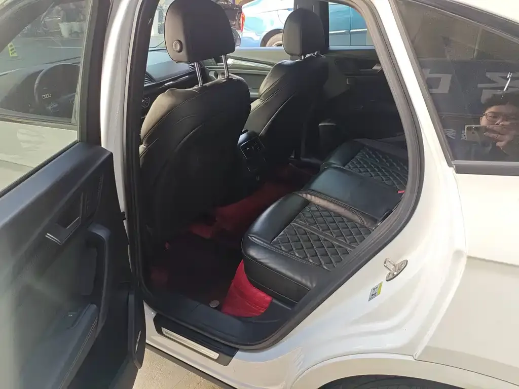 Audi Q5L Sportback — фото 2
