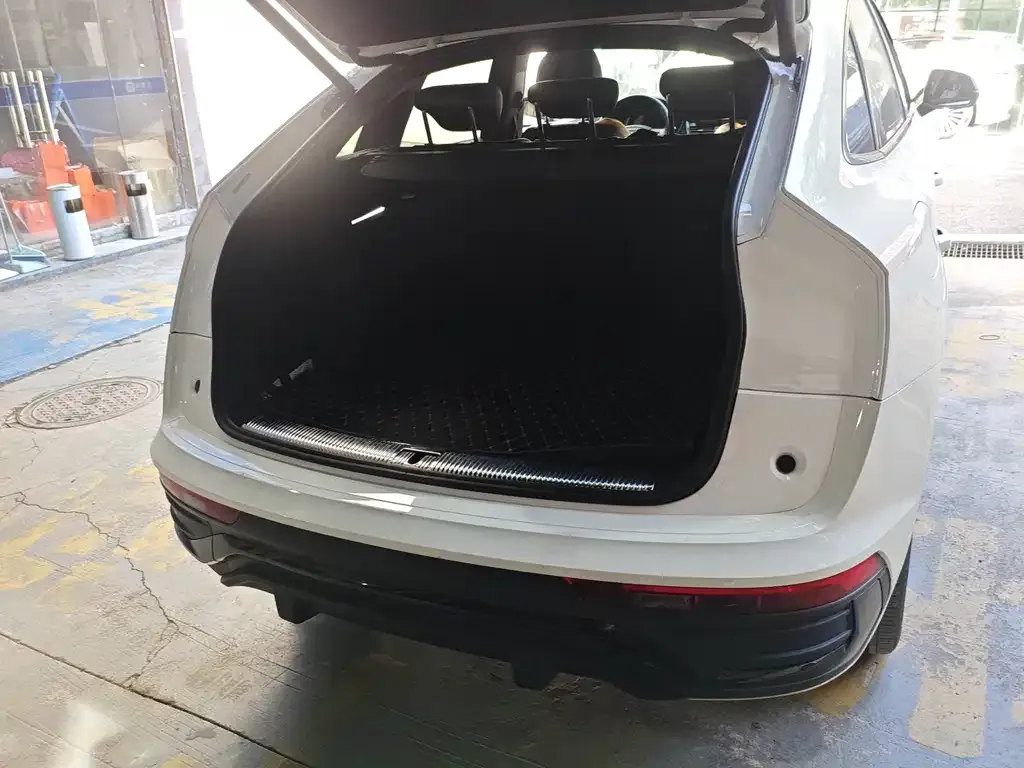 Audi Q5L Sportback — фото 8