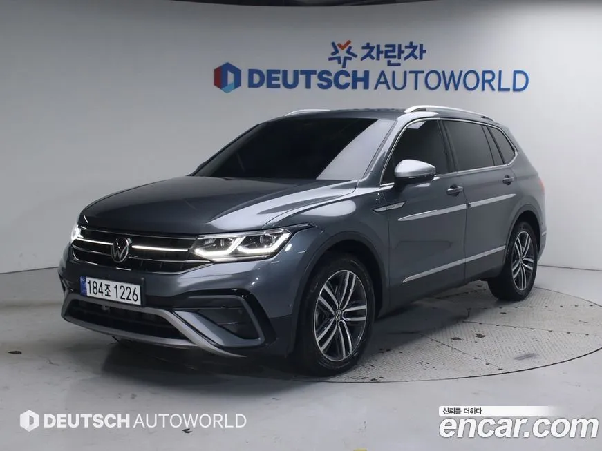 Volkswagen Tiguan — фото 1