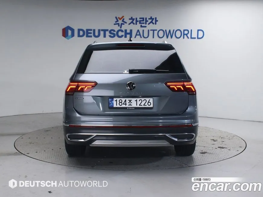 Volkswagen Tiguan — фото 4