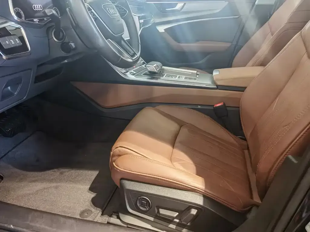 Audi A6L 2021 из CN, фото 8