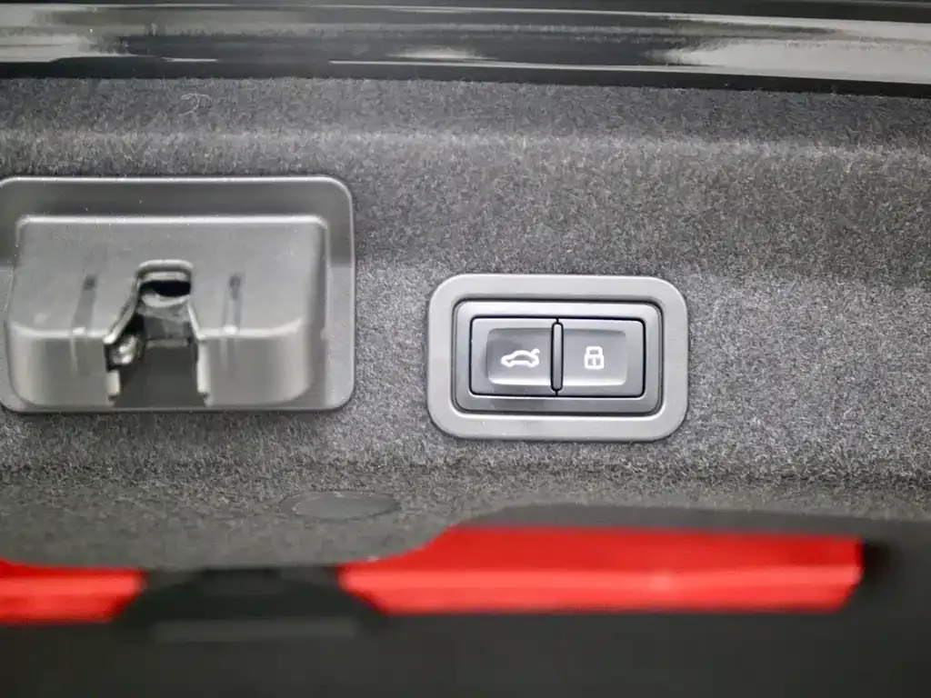 Audi A6L 2023 из CN, фото 8