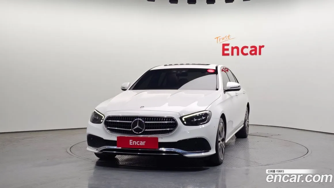 Mercedes-Benz E-Class — фото 2