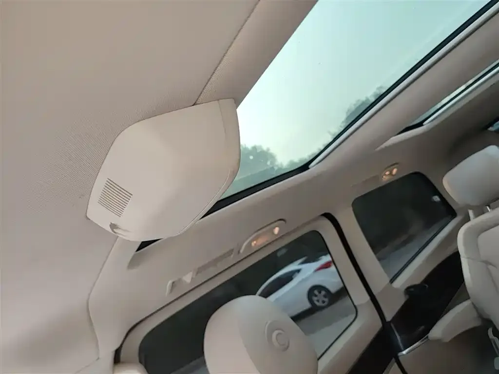 Mercedes-Benz V-Class 2022 из CN, фото 2