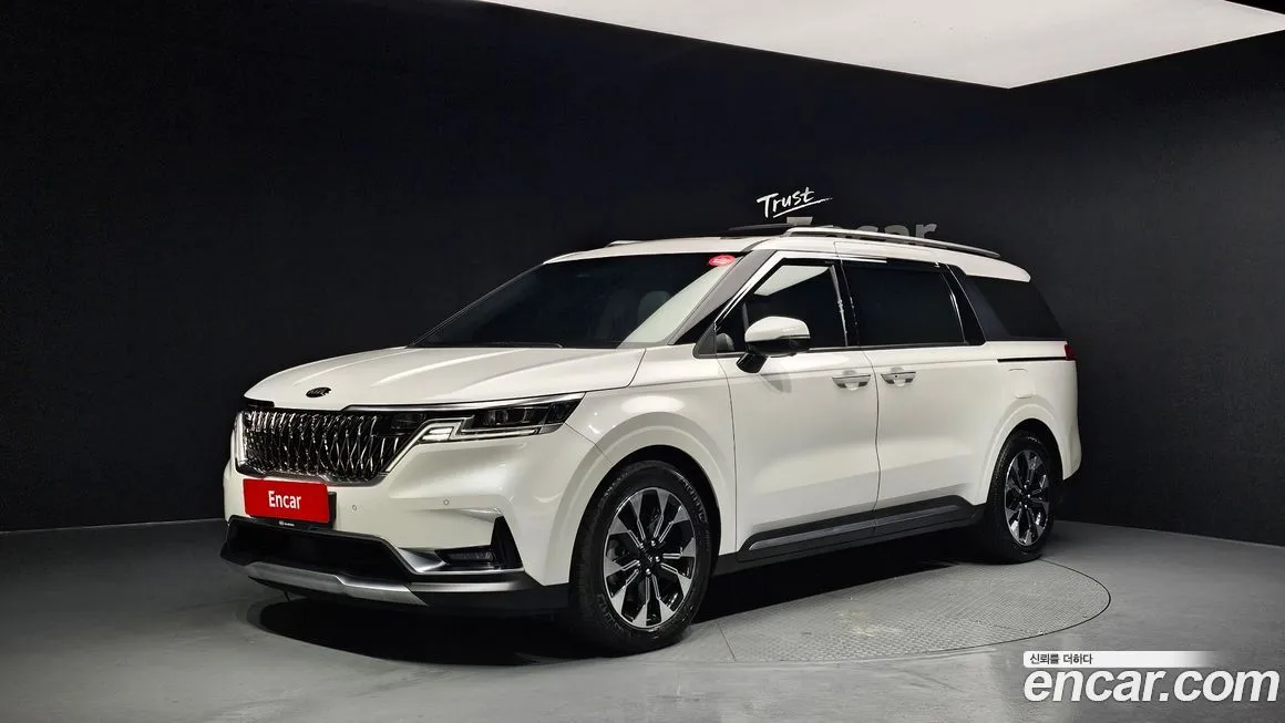 Kia Carnival — фото 1