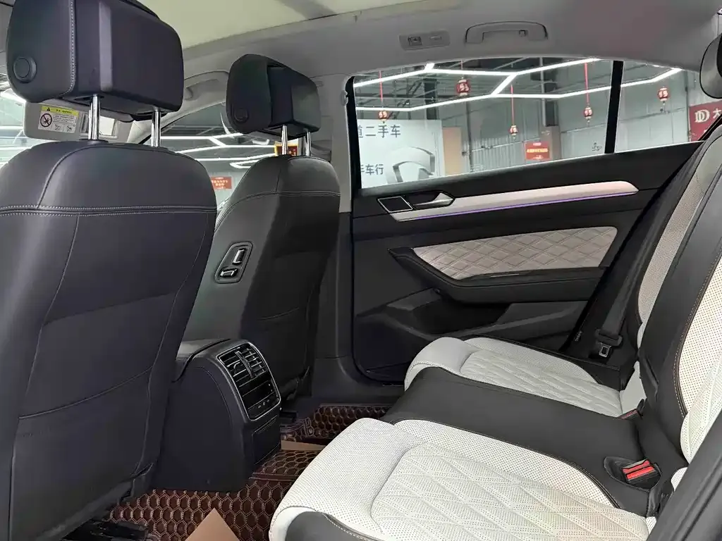 Volkswagen Magotan 2023 из CN, фото 2