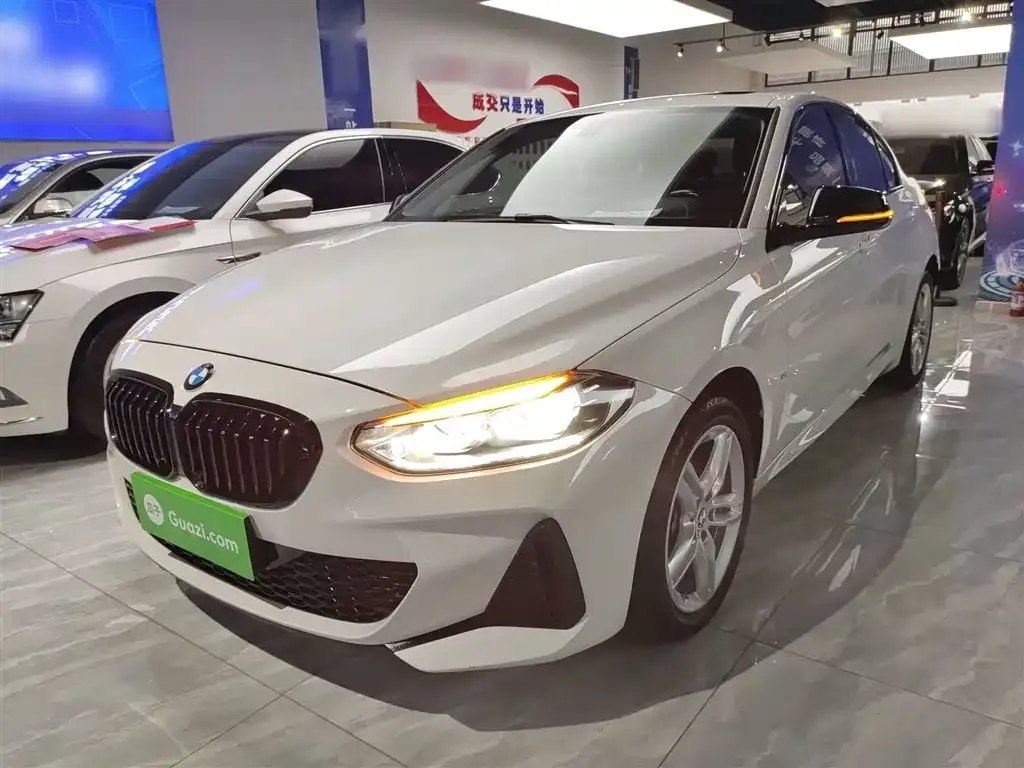 BMW 1 Series 2023 из CN, фото 2