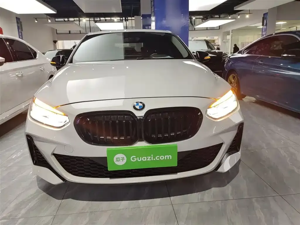 BMW 1 Series 2023 из CN, фото 3