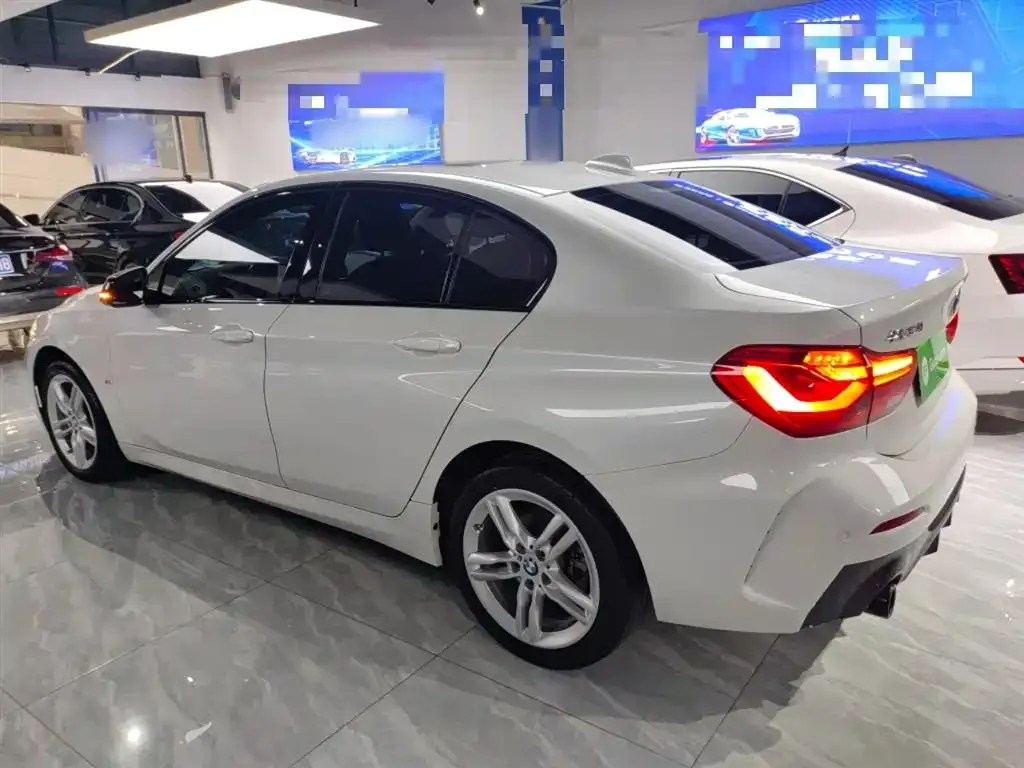 BMW 1 Series 2023 из CN, фото 5