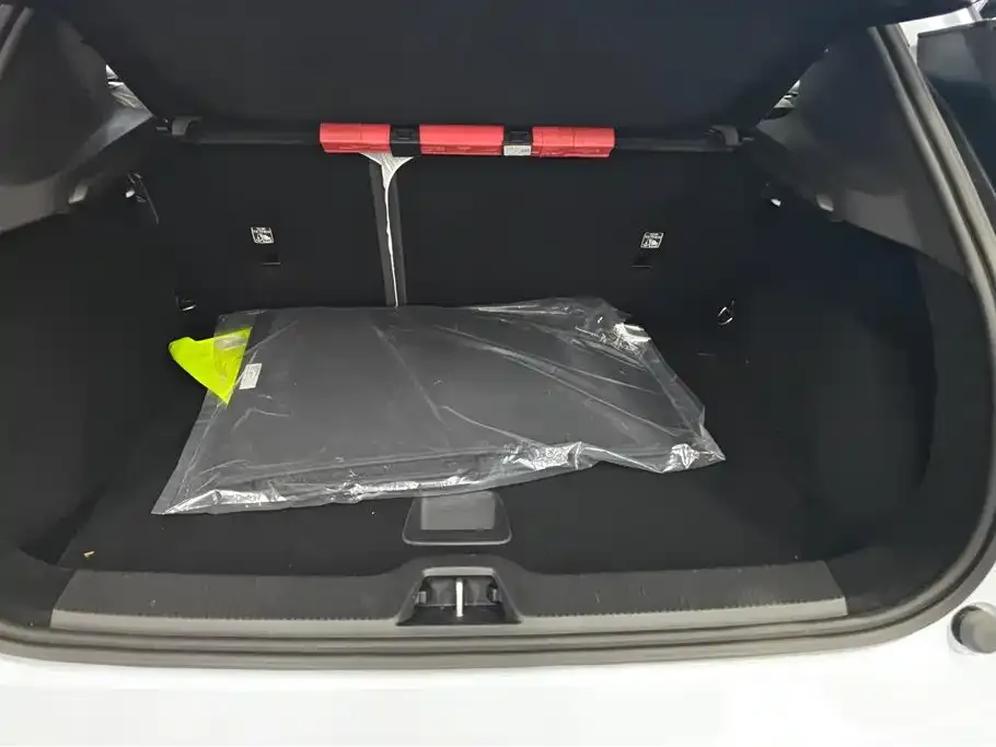 Volvo EX30 2025 из CN, фото 4