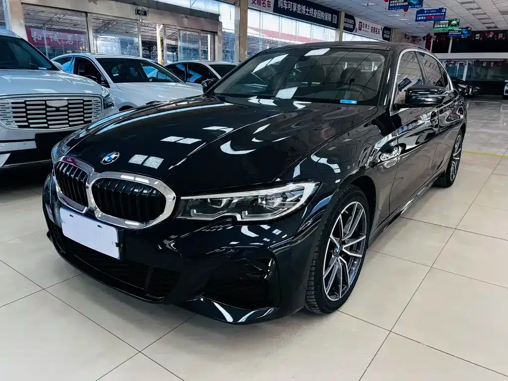 BMW 3 Series 2022 из CN, фото 1