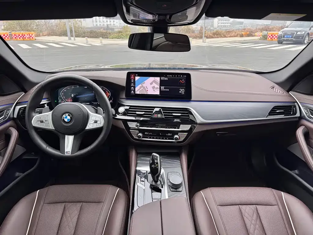 BMW 5 Series 2024 из CN, фото 6