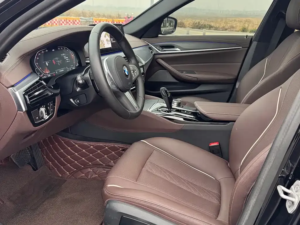 BMW 5 Series 2024 из CN, фото 4