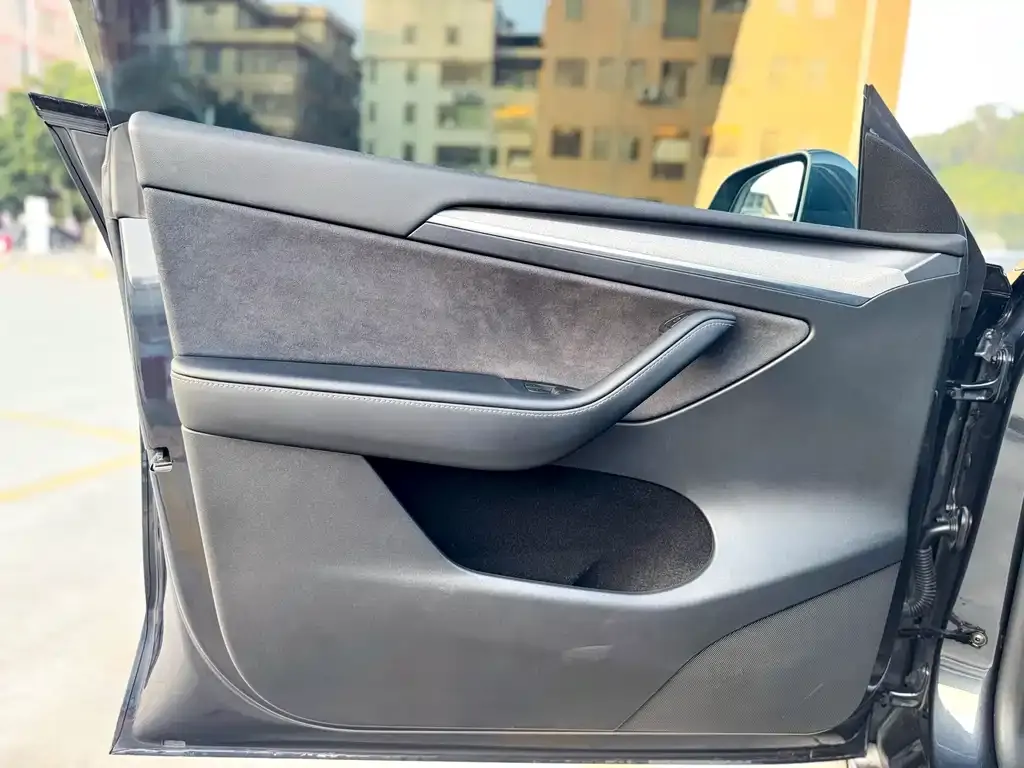 Tesla Model Y 2024 из CN, фото 9