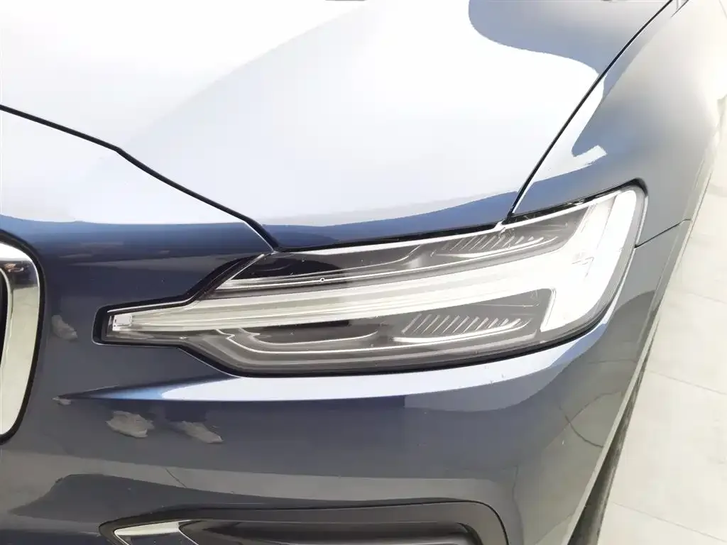 Volvo S60 2021 из CN, фото 4