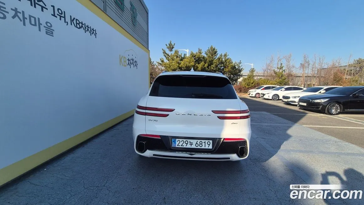 Genesis GV70 2024 из KR, фото 4