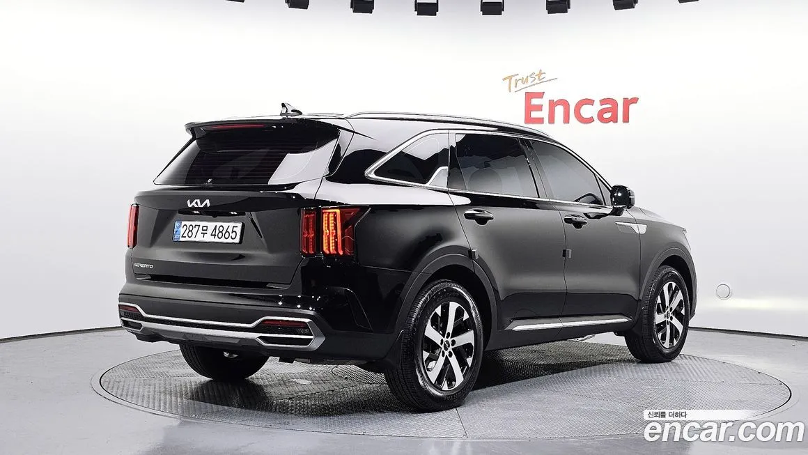Kia Sorento — фото 8