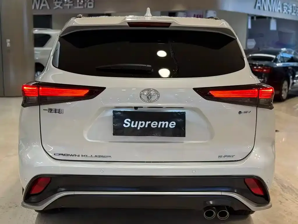 Toyota Crown Kluger 2024 из CN, фото 6