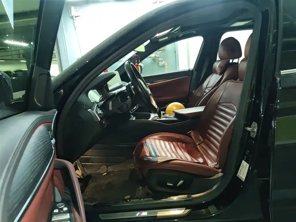 BMW 5 Series 2022 из CN, фото 6