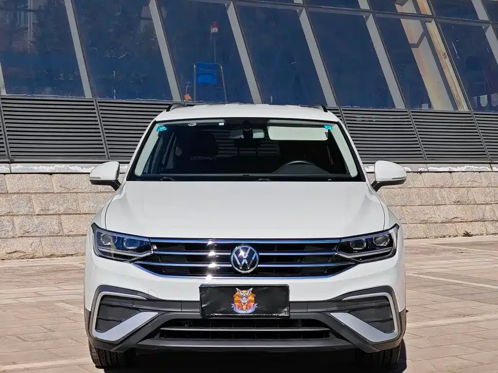 Volkswagen Tiguan L — фото 2