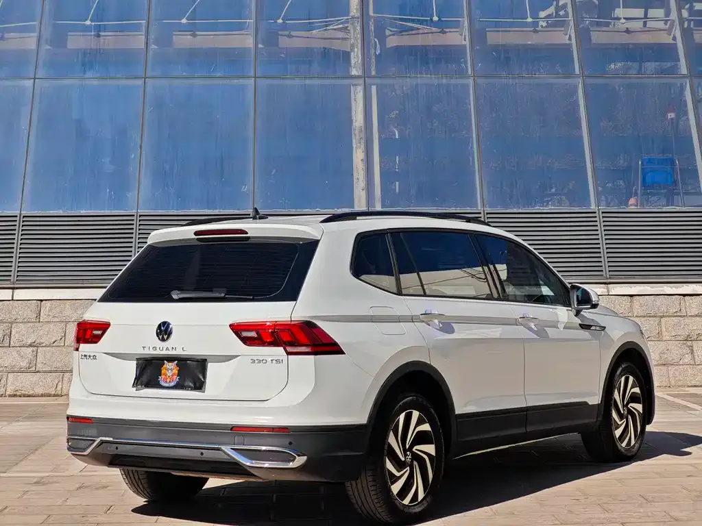 Volkswagen Tiguan L — фото 4