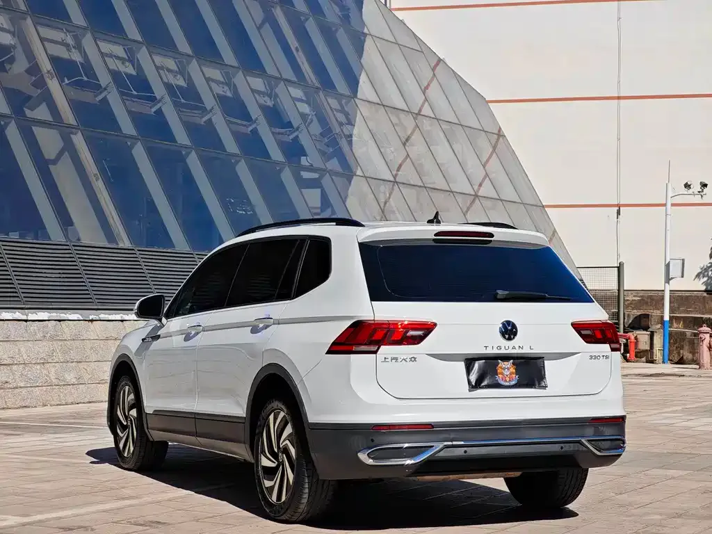 Volkswagen Tiguan L — фото 5