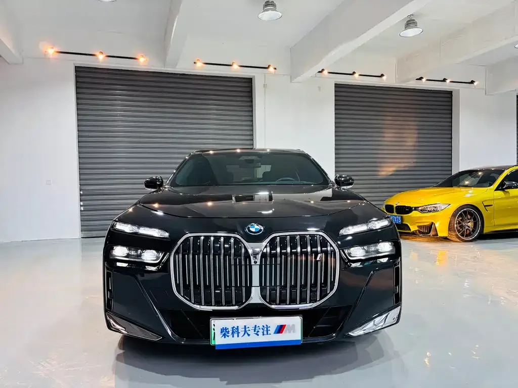 BMW i7 2023 из CN, фото 1