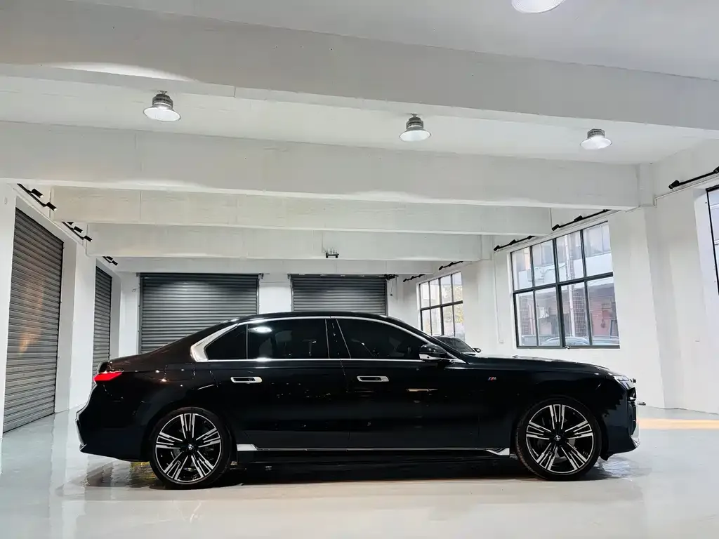 BMW i7 2023 из CN, фото 2