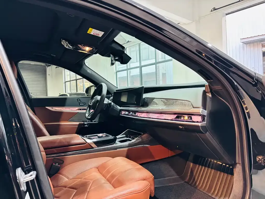 BMW i7 2023 из CN, фото 7