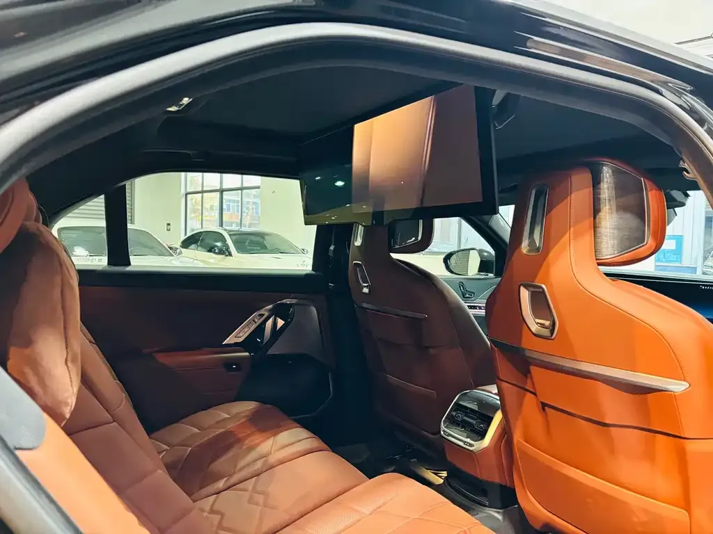 BMW i7 2023 из CN, фото 9