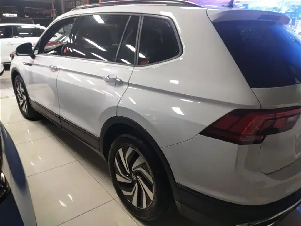 Volkswagen Tiguan L 2022 из CN, фото 4
