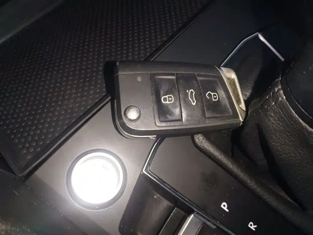 Volkswagen Tiguan L 2022 из CN, фото 8