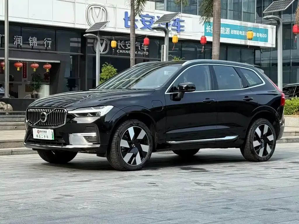 Volvo XC60 PHEV 2024 из CN, фото 1