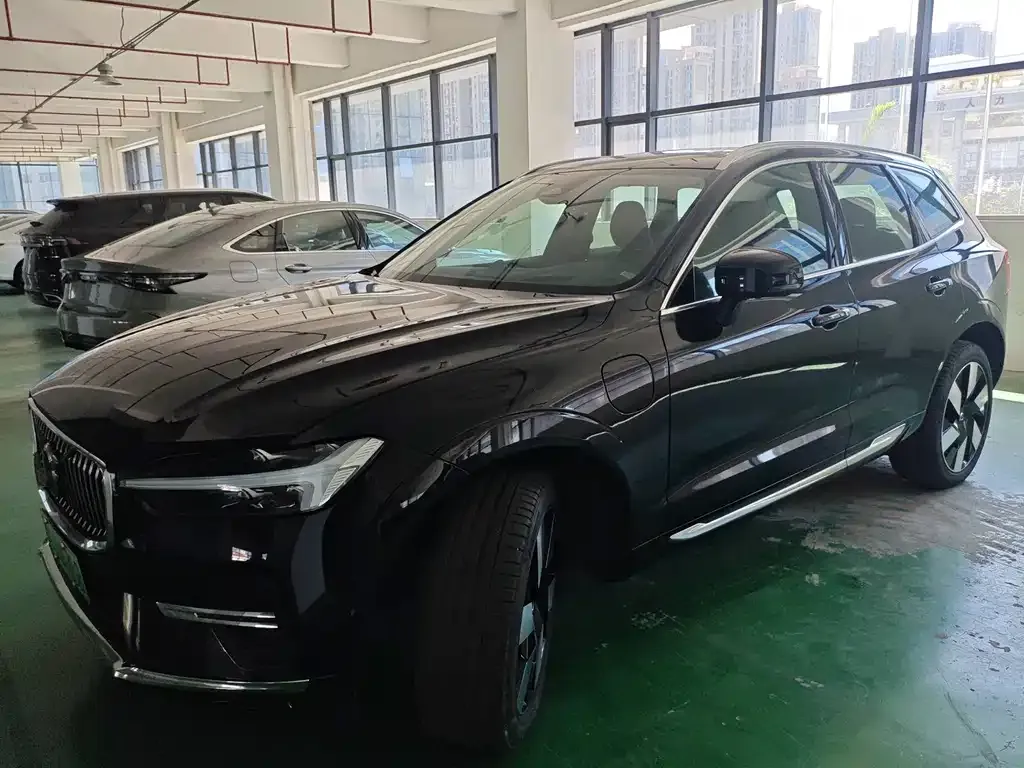 Volvo XC60 PHEV 2024 из CN, фото 4