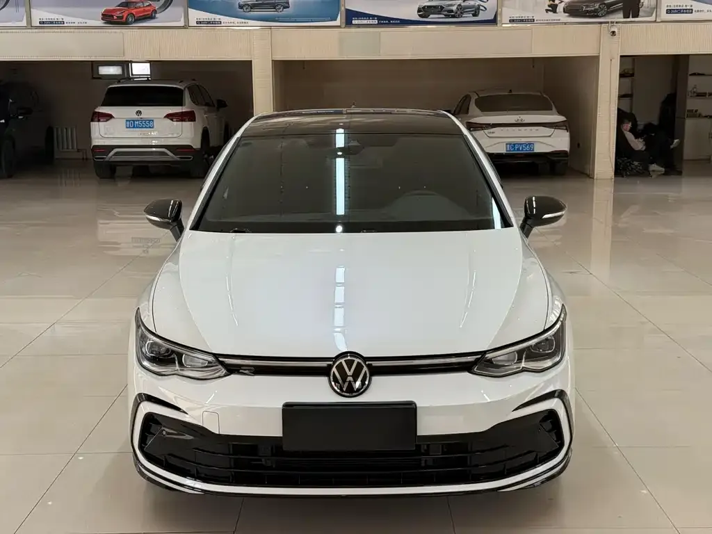 Volkswagen Golf 2022 из CN, фото 2