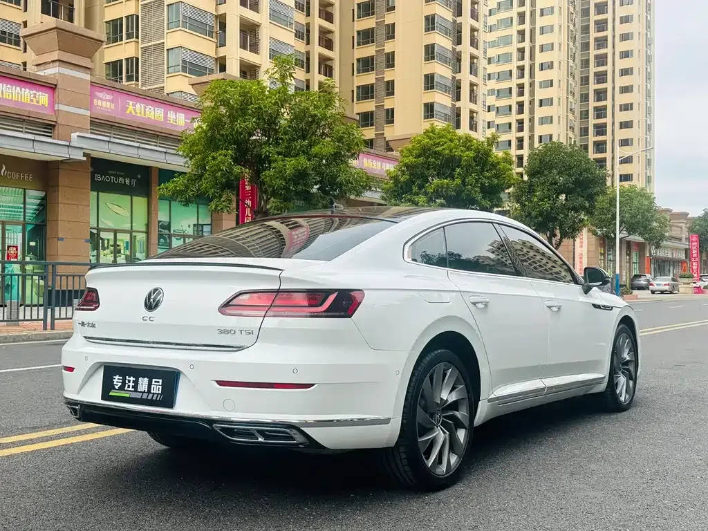 Volkswagen CC 2023 из CN, фото 3