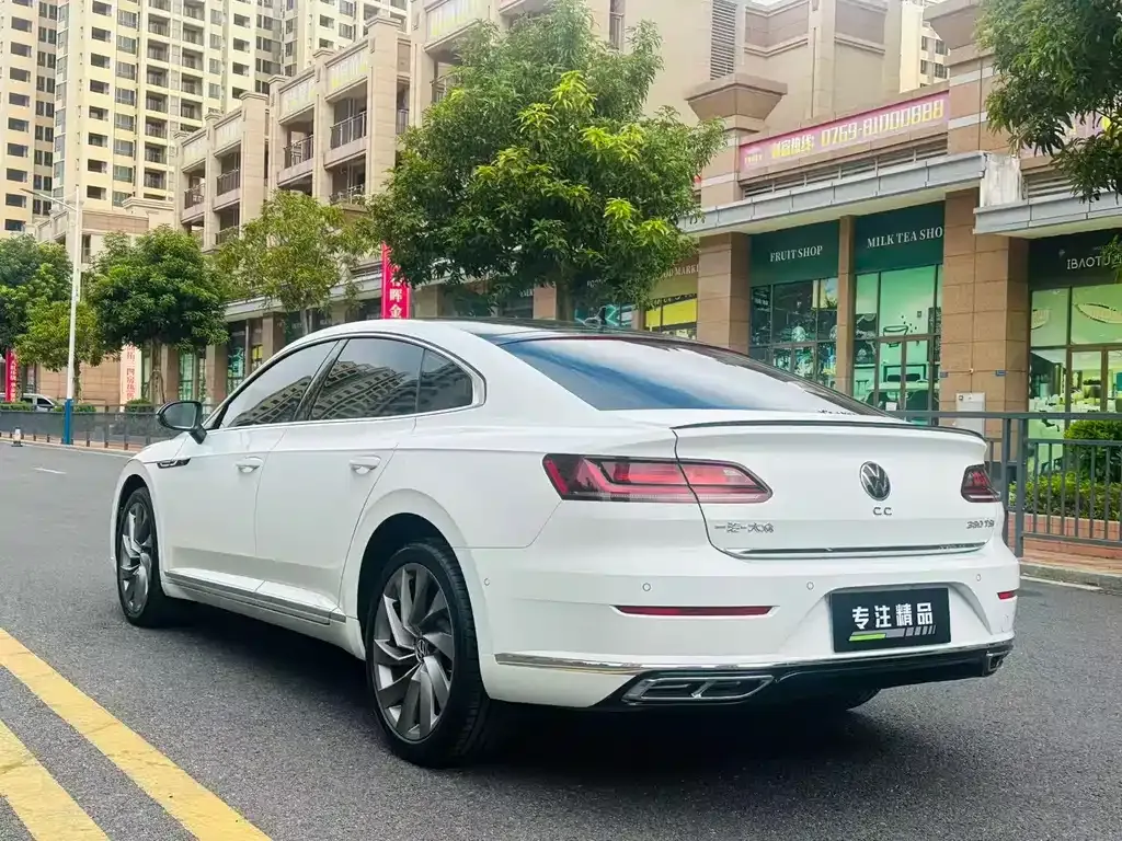 Volkswagen CC 2023 из CN, фото 7