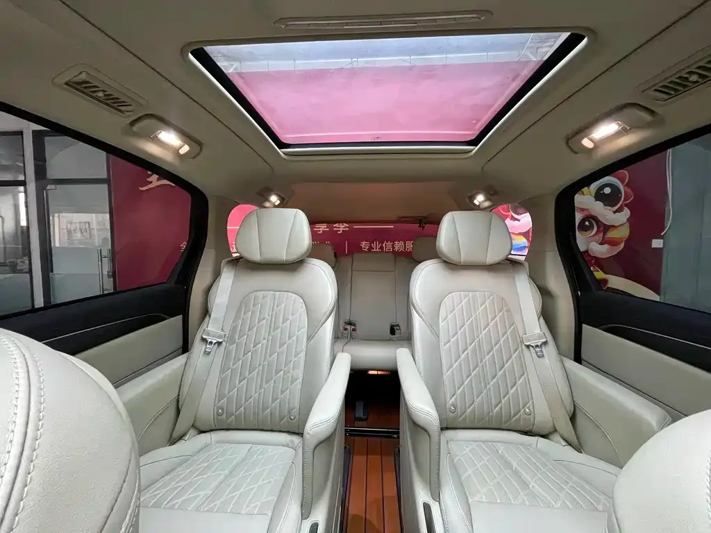 Buick GL8 2023 из CN, фото 5