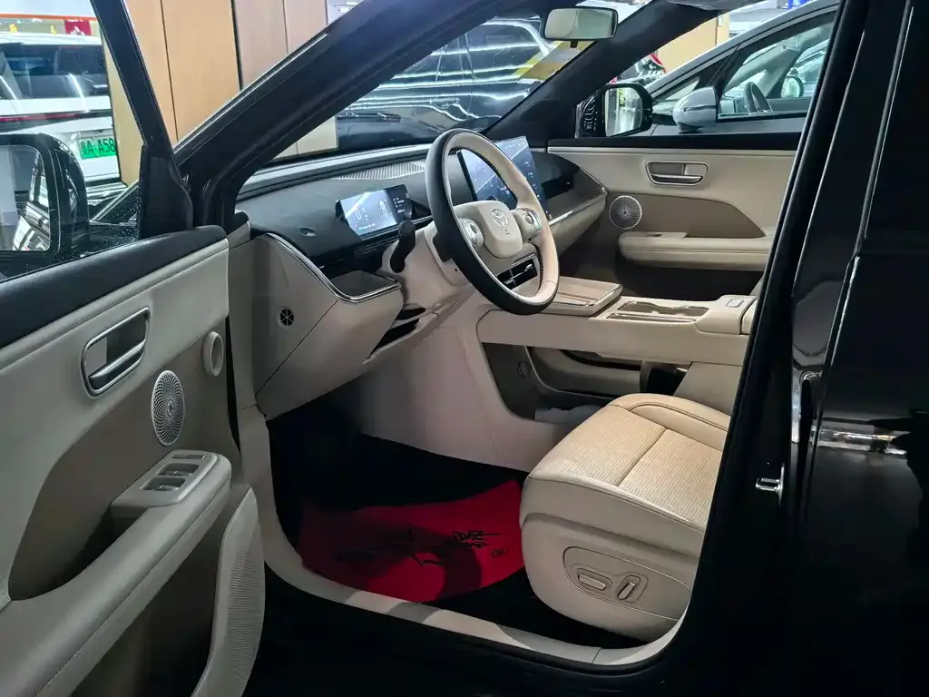 Toyota Platinum 3X 2025 из CN, фото 3