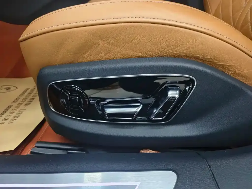 Audi A8 2024 из CN, фото 8