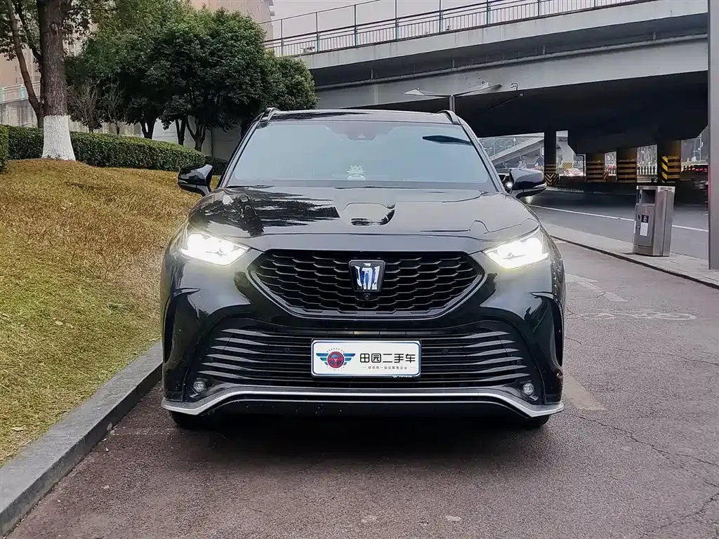 Toyota Crown Kluger 2023 из CN, фото 5